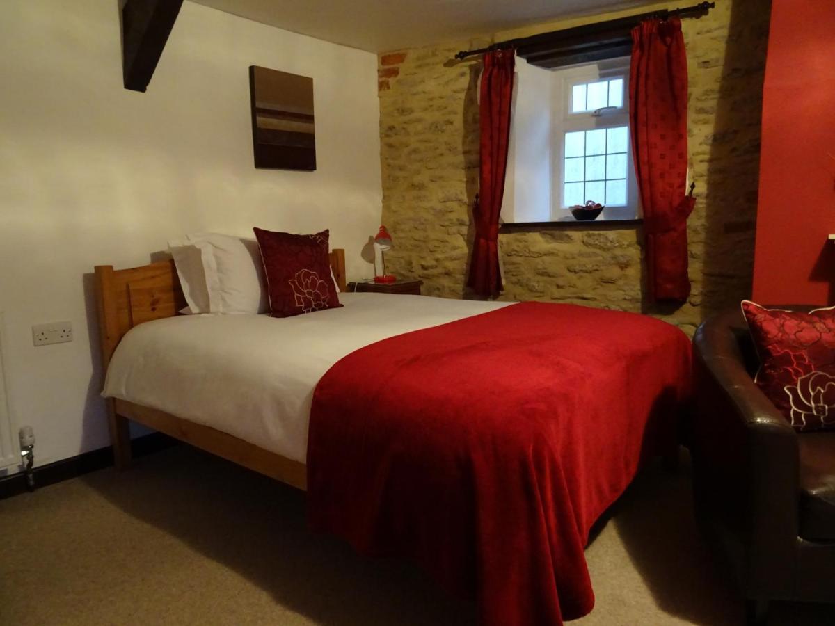 Quiet Woman House Bed & Breakfast Halstock Exterior photo